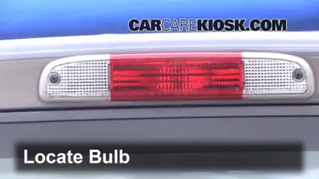 2004 Dodge Dakota Sport 3.7L V6 Crew Cab Pickup (4 Door) Éclairage Feu de freinage central (remplacer l'ampoule)